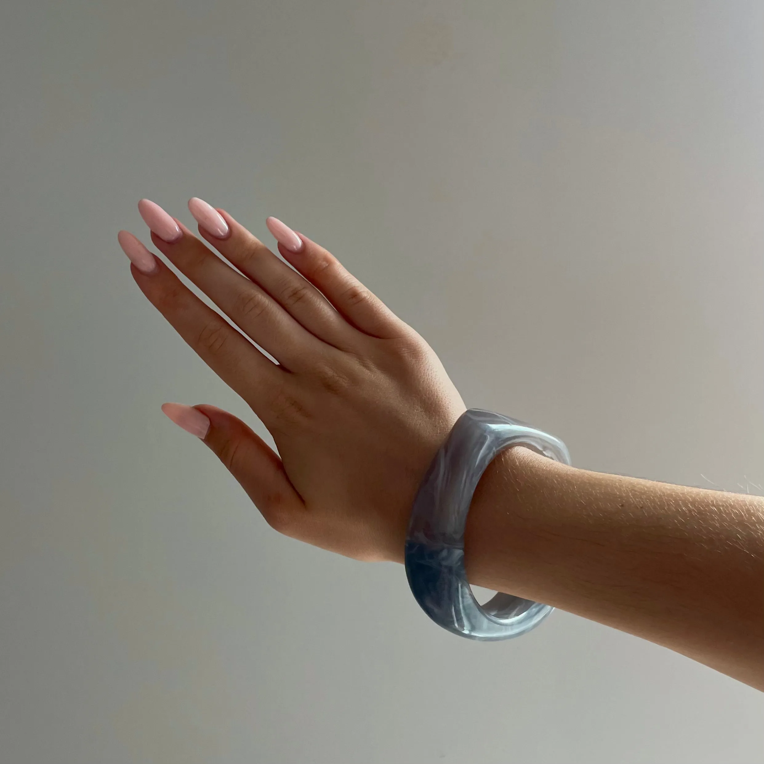 ACRYLIC BANGLE - GRIGIO