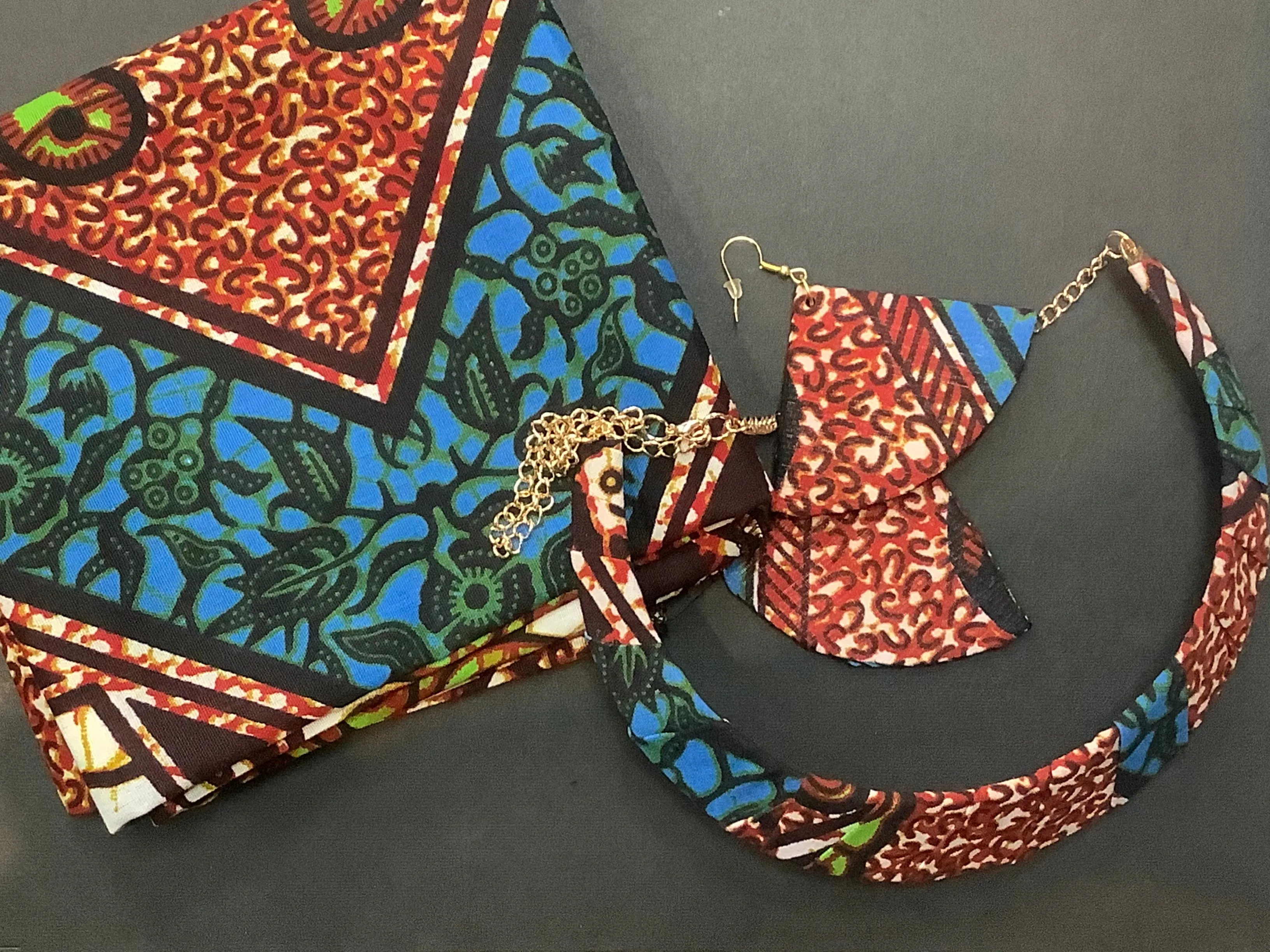 Anaisarts Headwrap, earrings and choker sets
