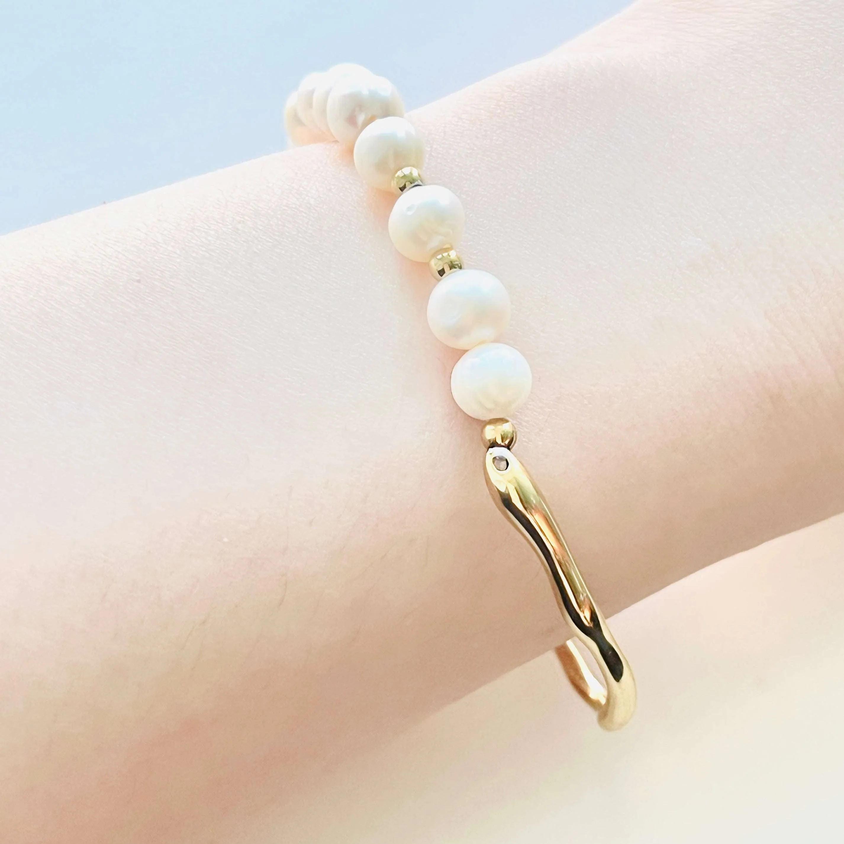 Asymmetric Freshwater Pearl Bracelet