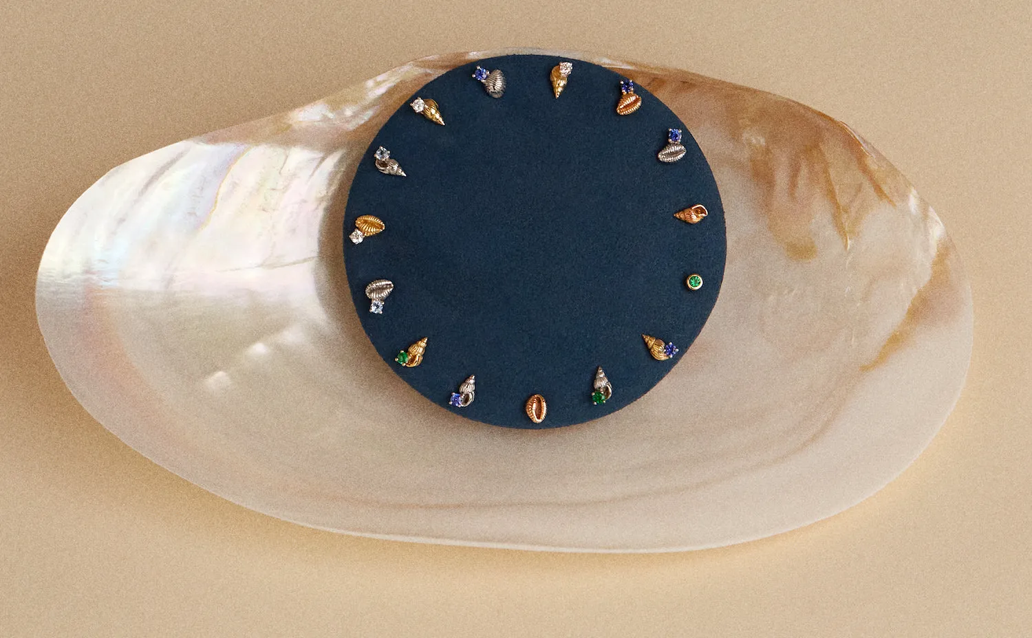 Bitsy Bean Stud with Sapphire - Open