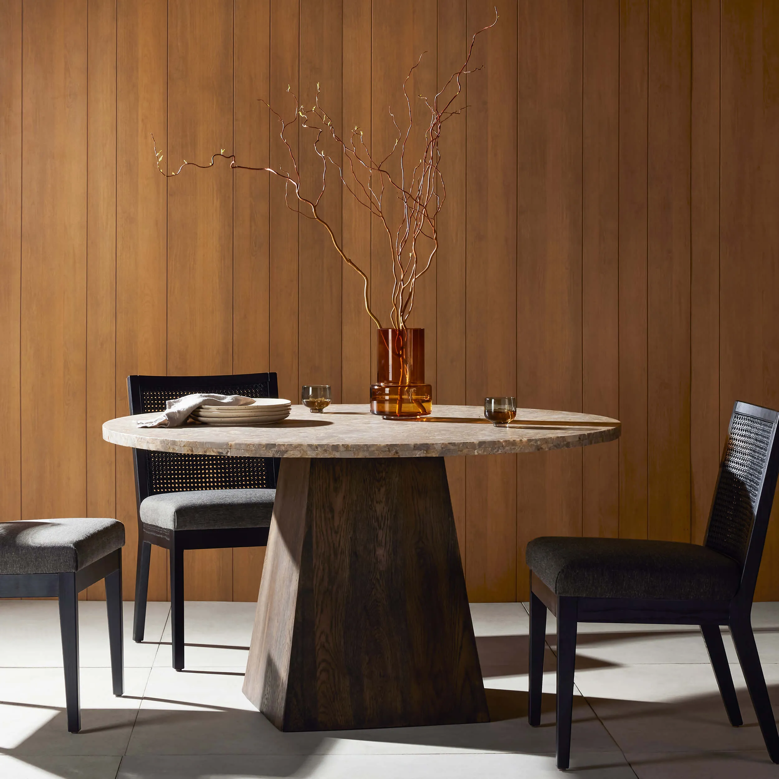 Brisa Round Dining Table, Dune Onyx