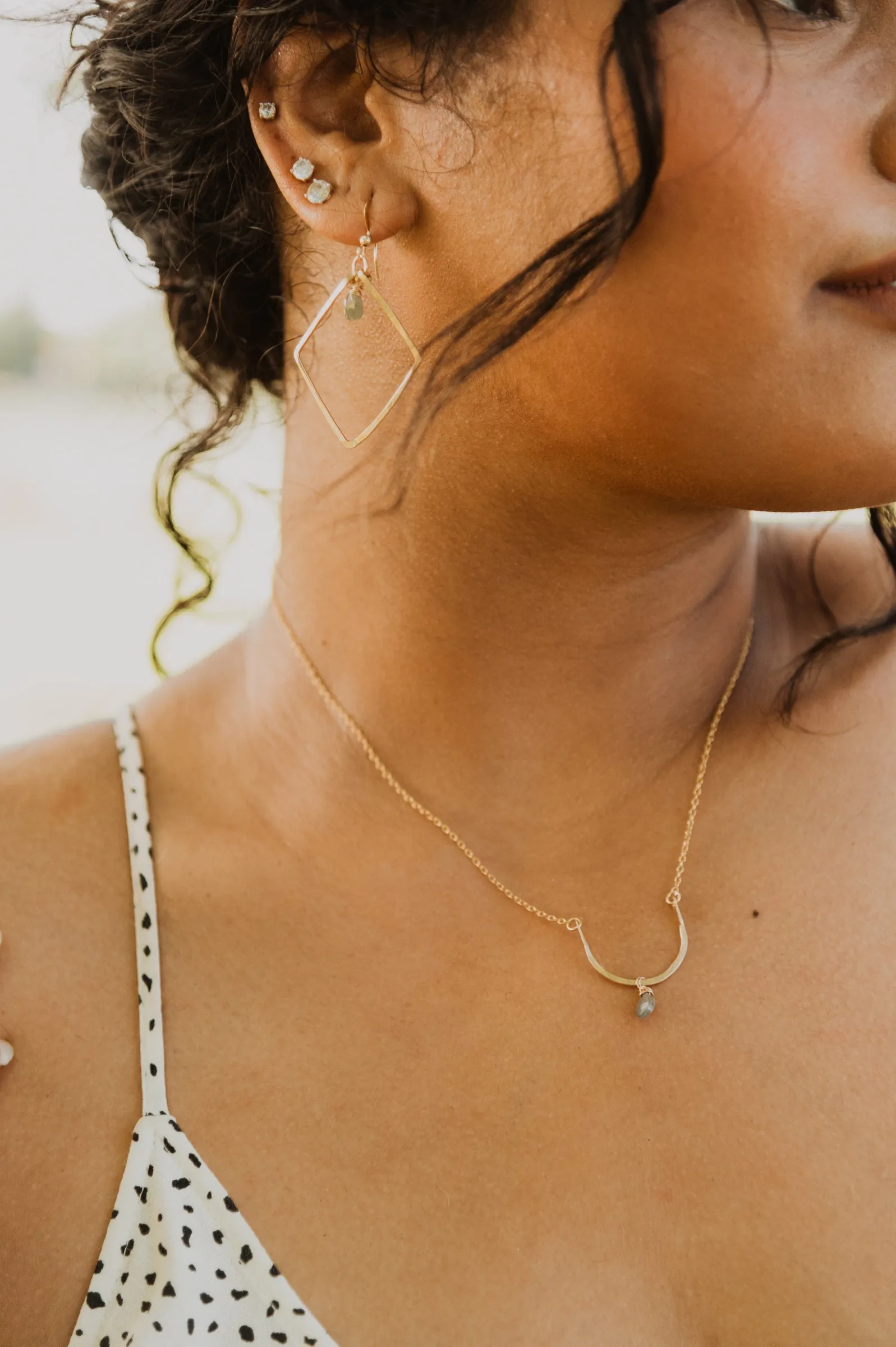 Curve Necklace | Moss Aquamarine