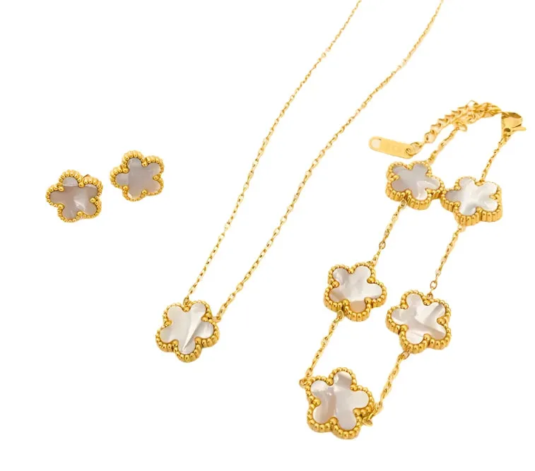 Cute Women Necklace With Five-leaf Flower Pendant Necklace Earring Bracelet Suit