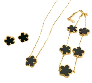 Cute Women Necklace With Five-leaf Flower Pendant Necklace Earring Bracelet Suit