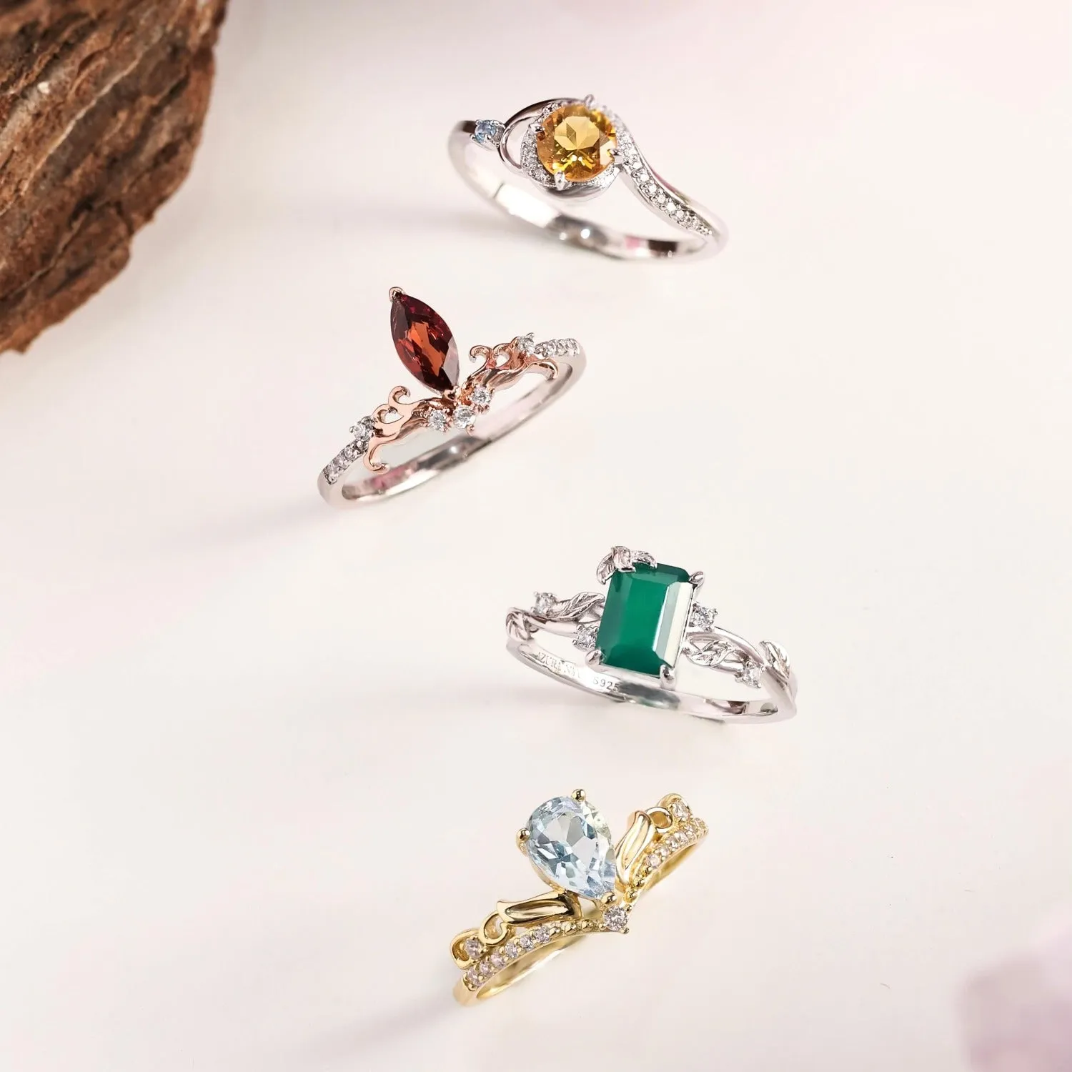 Earth Green Onyx Ring (Yellow Gold)