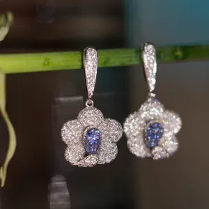 INFINITY - 18K White Gold Blue Sapphire and Diamond Earring