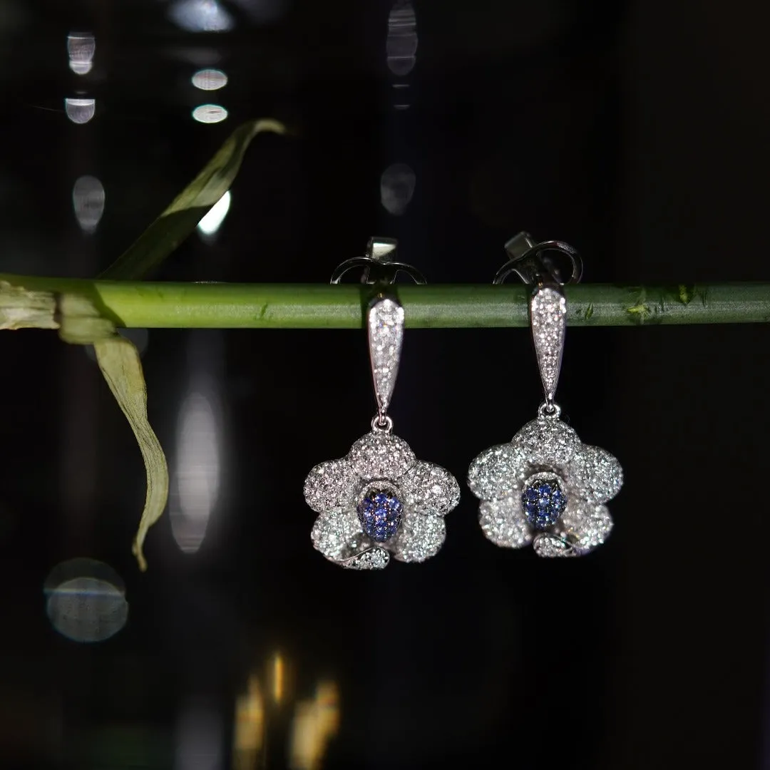 INFINITY - 18K White Gold Blue Sapphire and Diamond Earring
