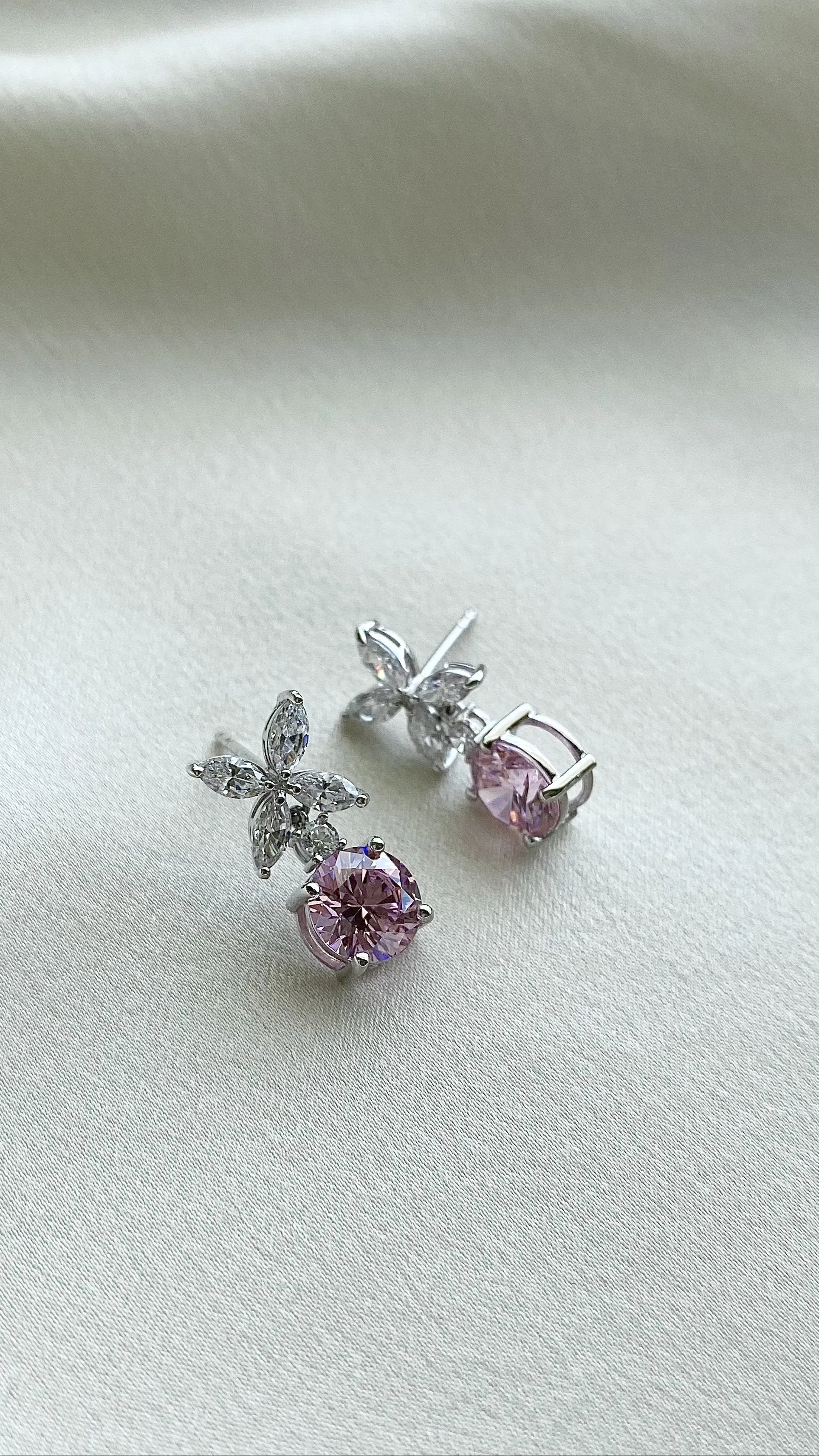 Jasmine Chicory Pink Round Drop Earrings