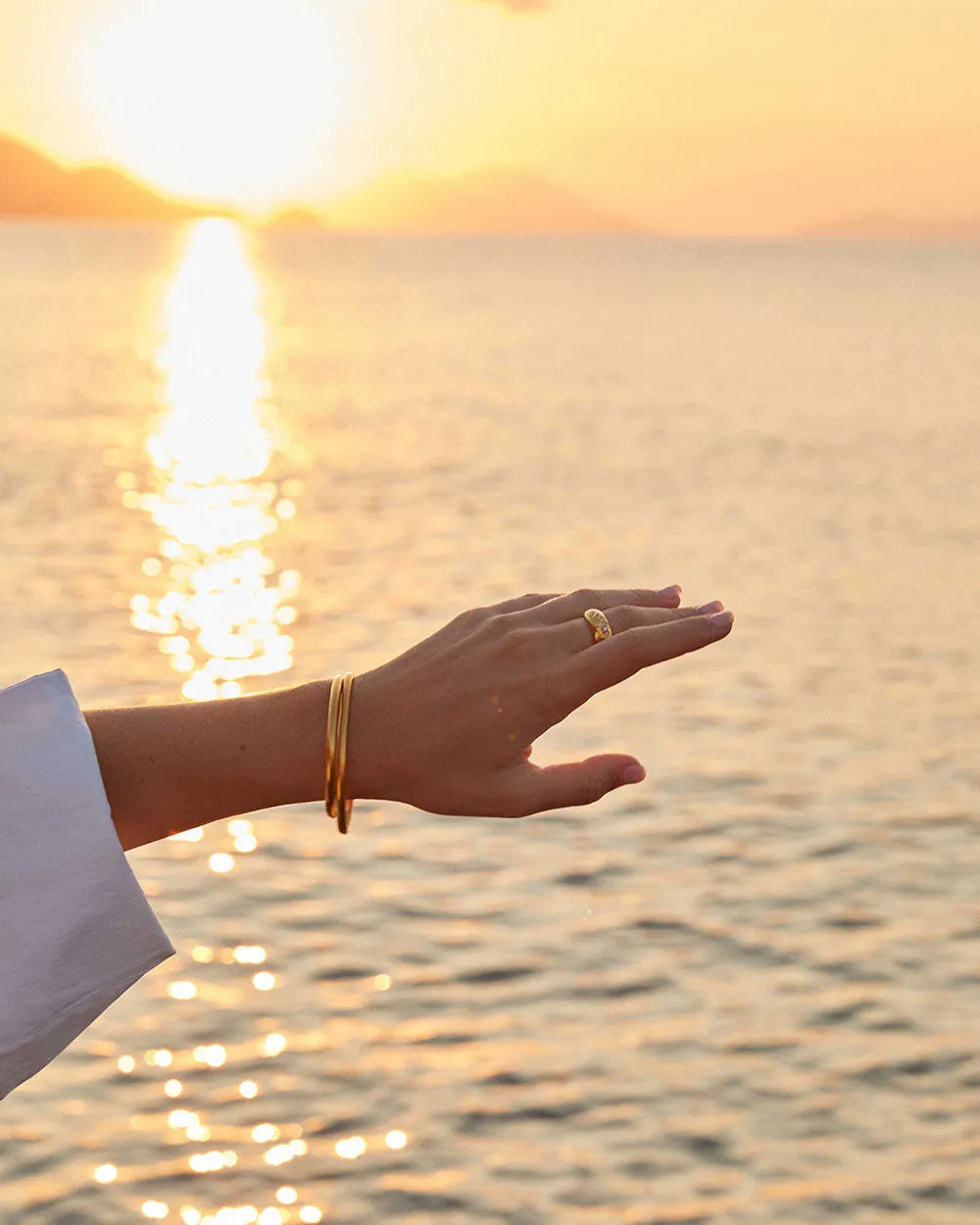 Kirstin Ash Era Bangle, Gold