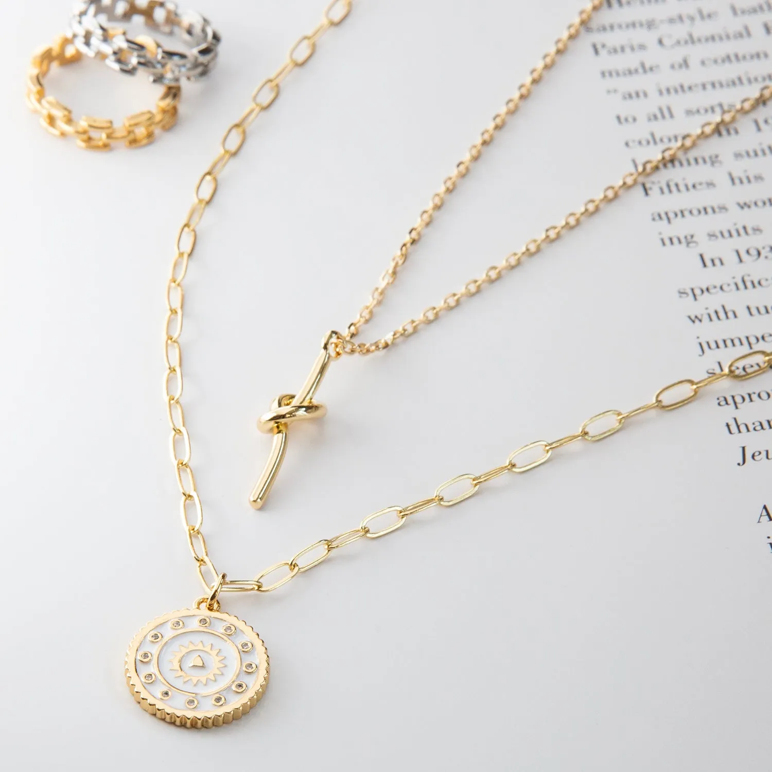 link chain necklace with enamel pendant