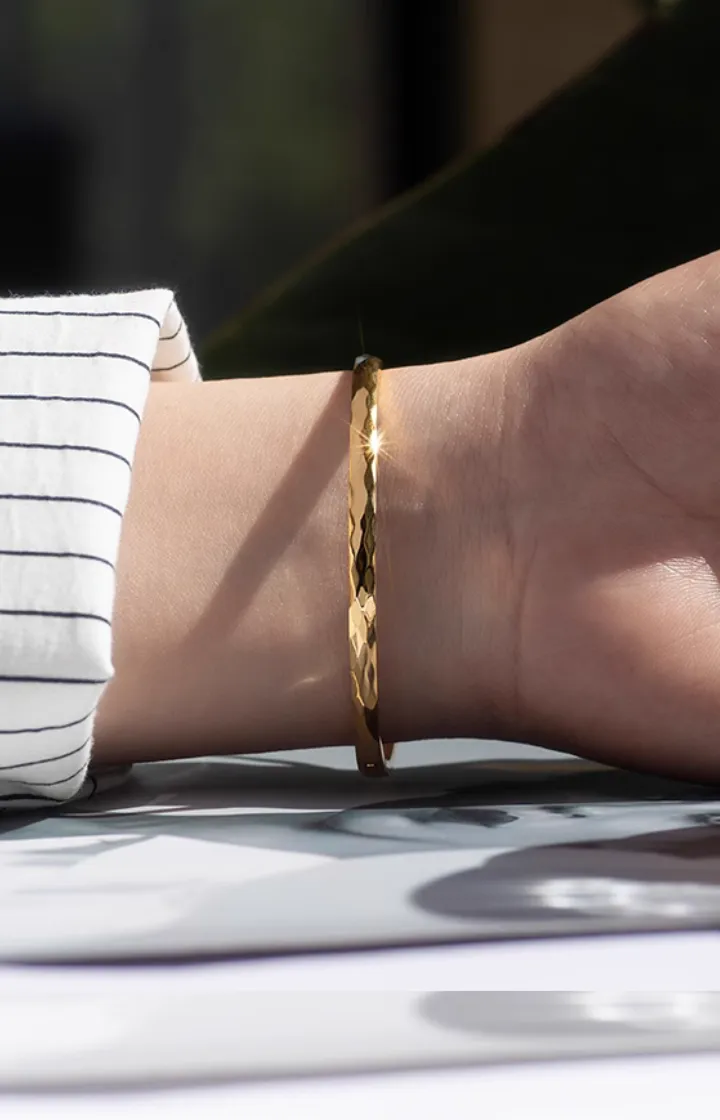 Luxe Engravable Bangle