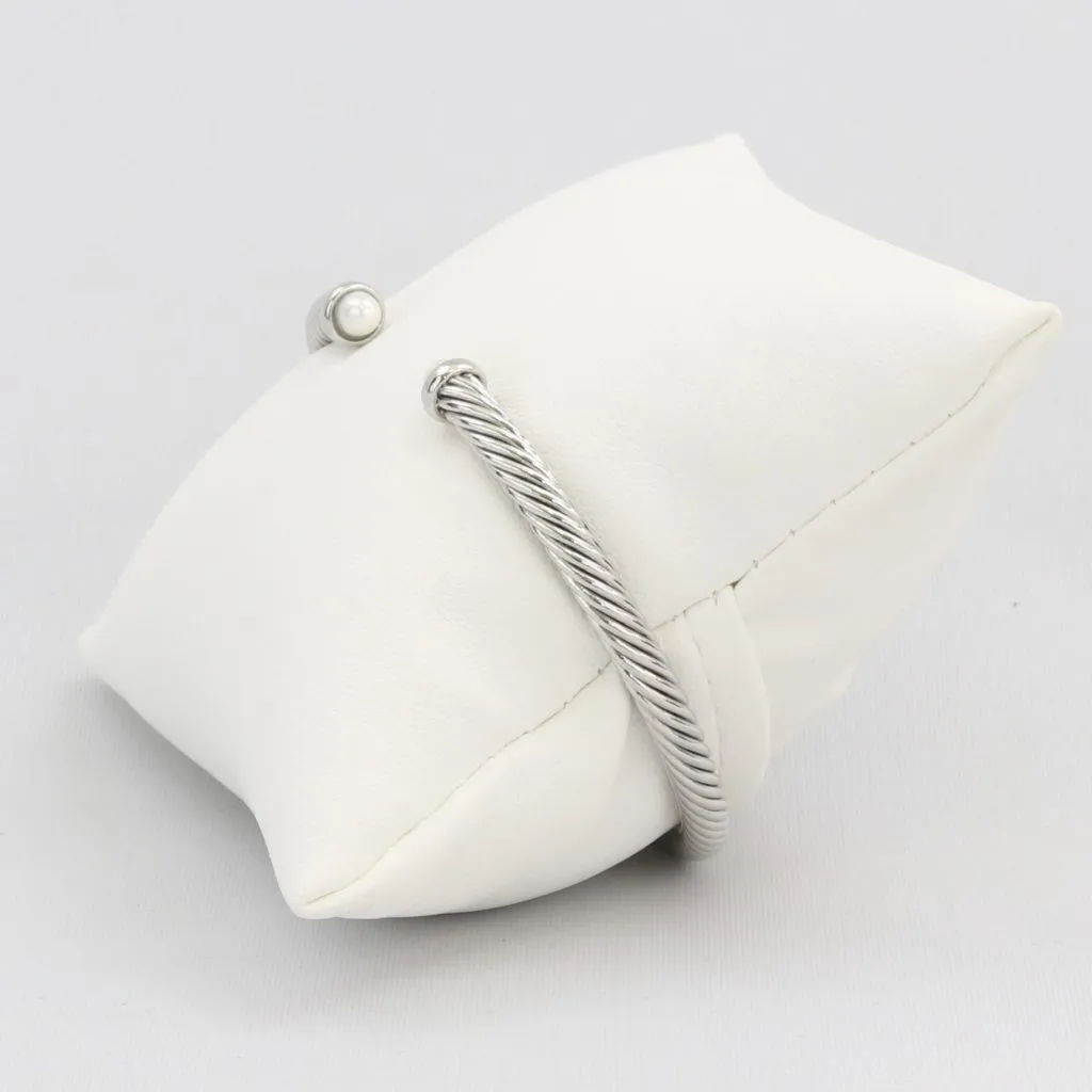 Rope cuff bracelet with colored faceted gemstone