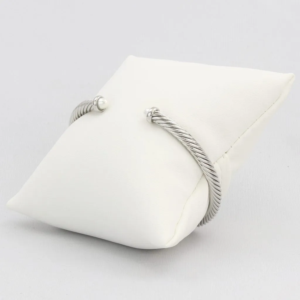 Rope cuff bracelet with colored faceted gemstone