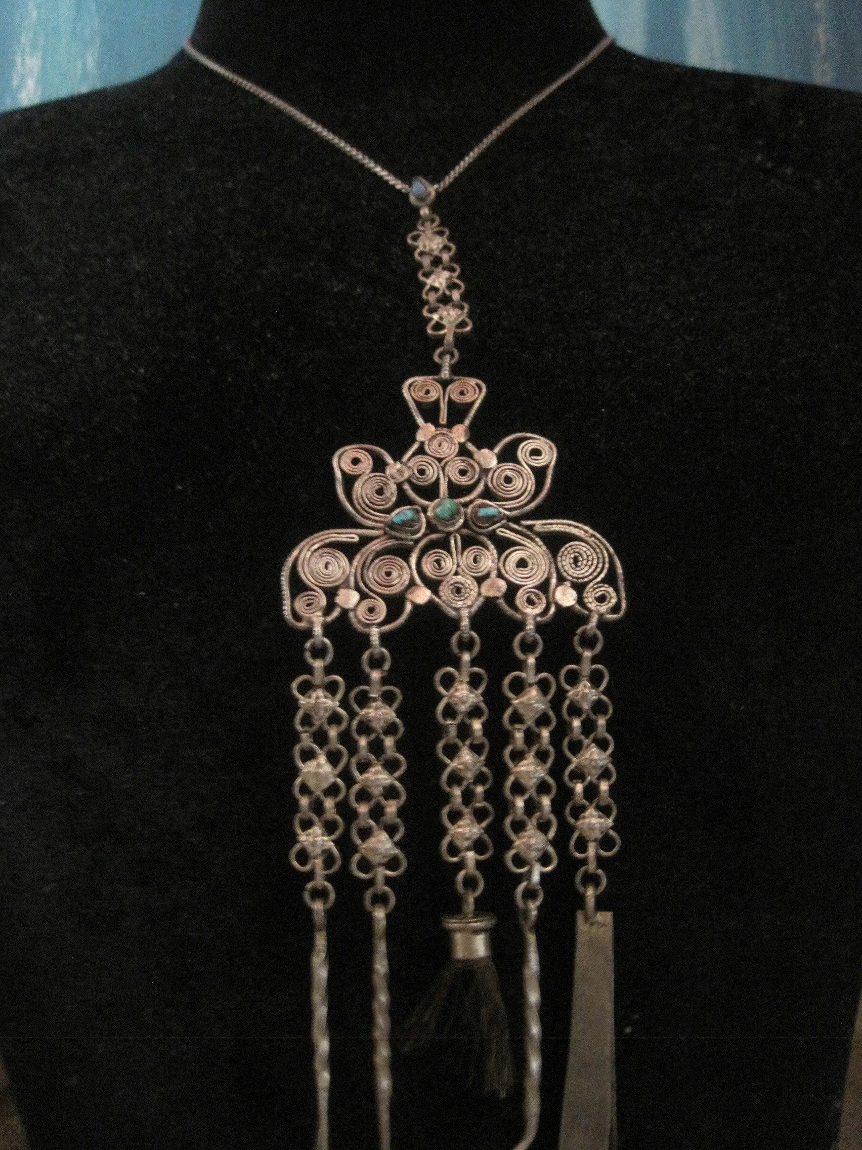 Tibetan Chatelaine with Grooming Kit