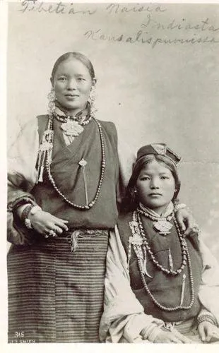 Tibetan Chatelaine with Grooming Kit